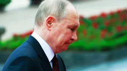 Рейтинг Путина возобновил падение после смены методологии ВЦИОМом